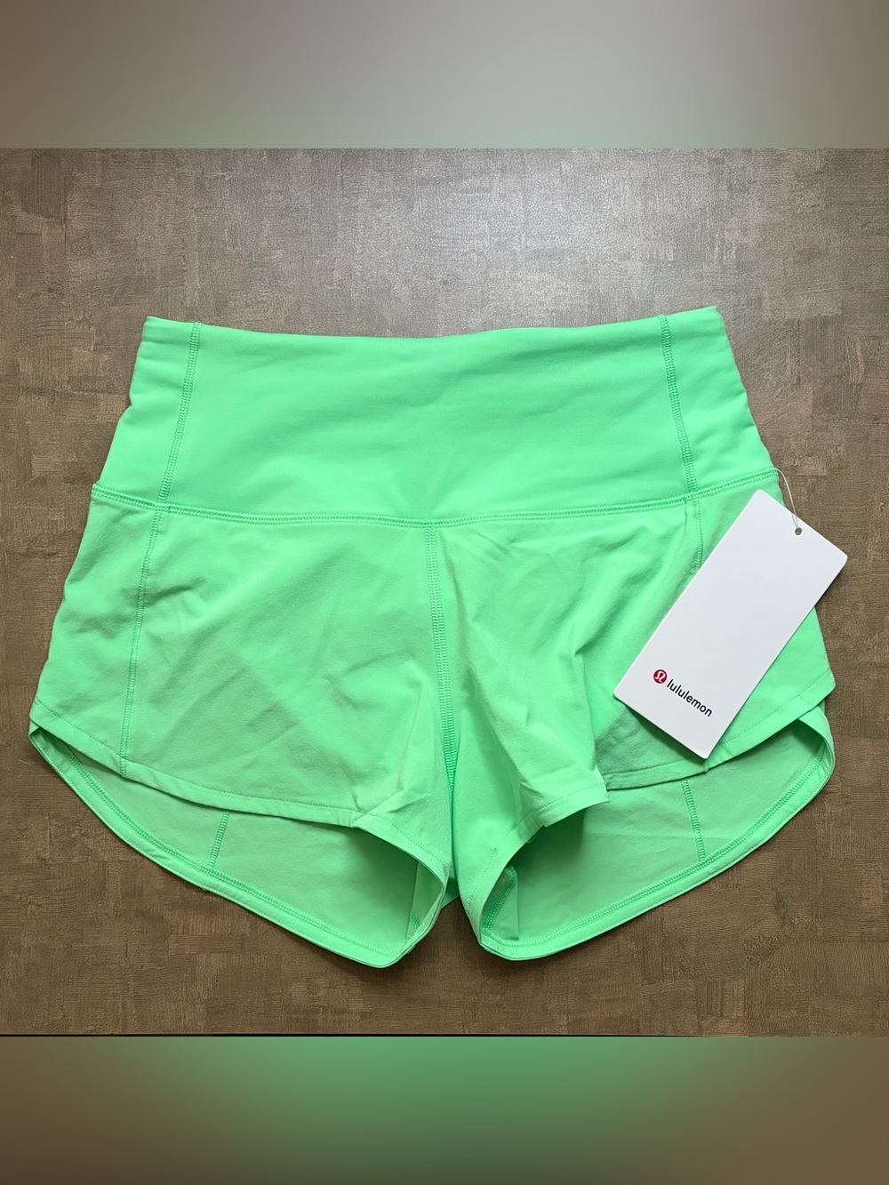 Lululemon Speed Up Shorts HR 2.5” | Size 2 | Pistachio